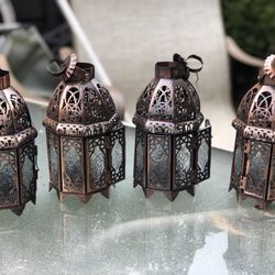 4 Matching Lanterns 