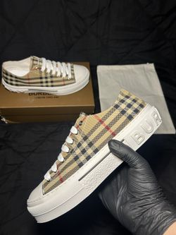Burberry Men Sneakers
