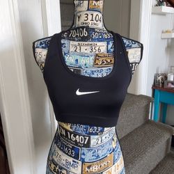 NIKE BLACK & WHITE SPORTS BRA 