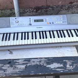 Yamaha ypt-300