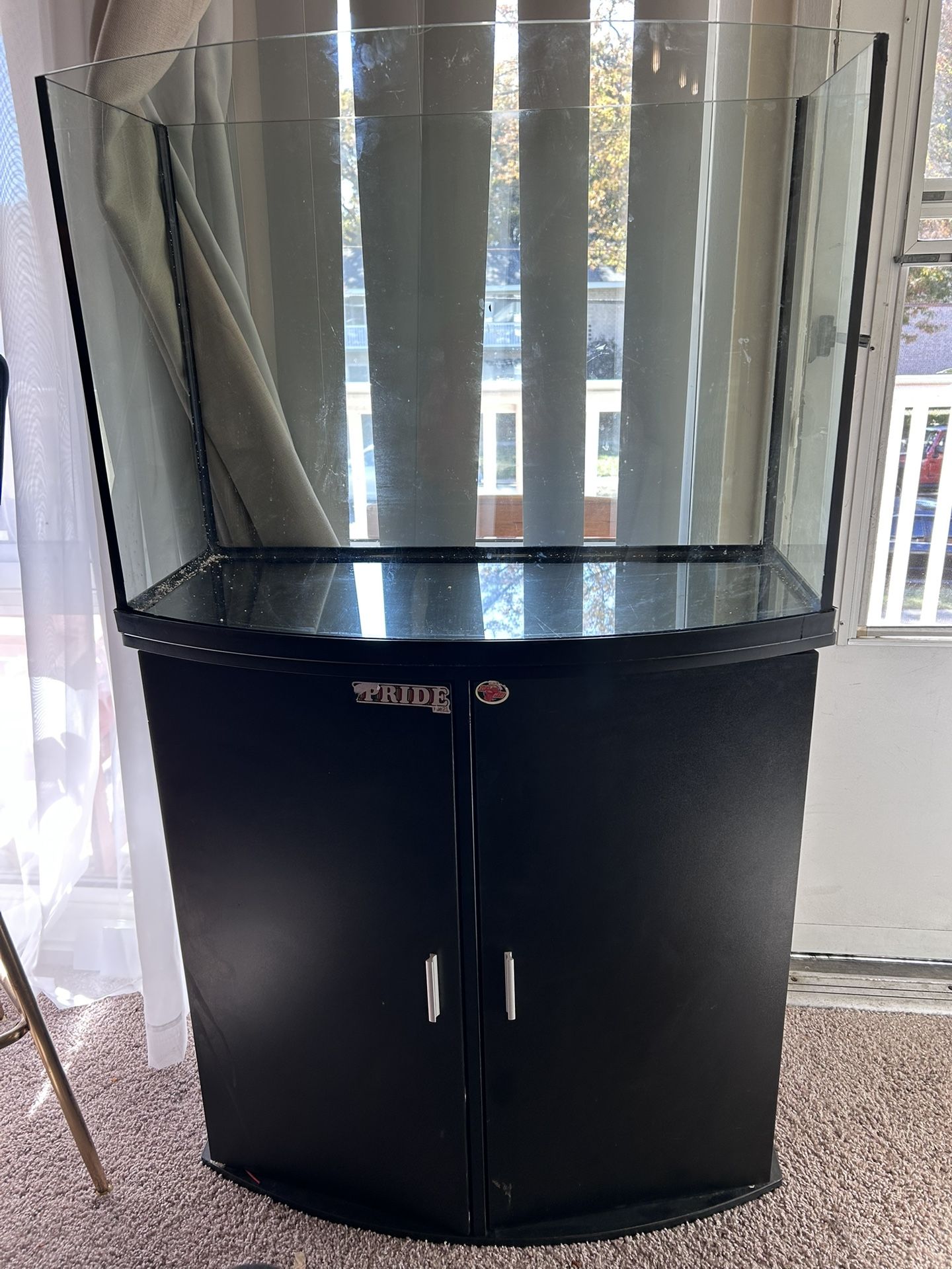 Negotiable! 36 Gallon Fish Tank & Stand !YesTop included