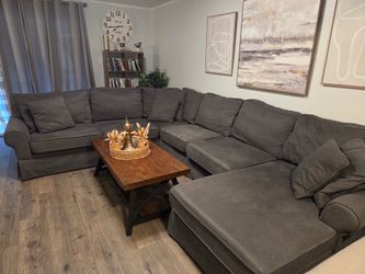 Sectional Sofa with Chaise