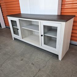 Tv stand
