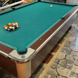 Profesional Pool Table