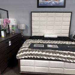 Solid wood bedroom set! $2999 🚨📦