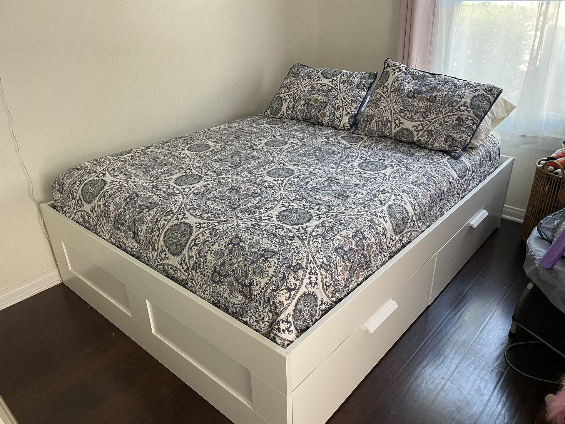 Queen Bed with Mattress