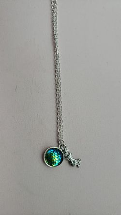 Mermaid stone with mermaid charm