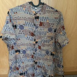 Women short sleeve loose fit button up shirt top t shirt  Only wear one season  I usually wear size 6 / size L Size (lay flat measurement)  length: 22
