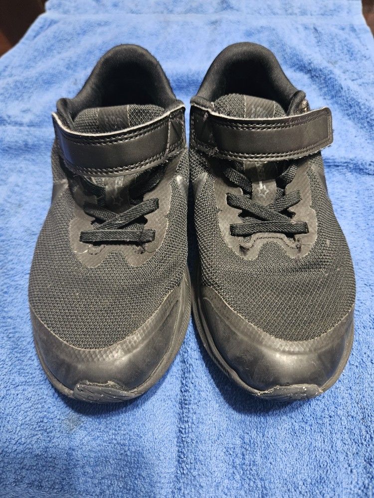 Black Nike Tennis Shoe  Size13