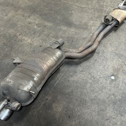 BMW E46 330 325 EXHAUST MUFFLER ASSEMBLY