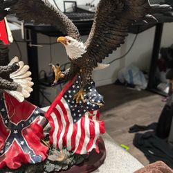 Yanglin collect 2  Eagle Statue Confederates And American Flag's Statue 