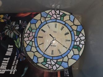 Vintage Tiffany-Style Stained Slag Glass Mosaic Wall Clock