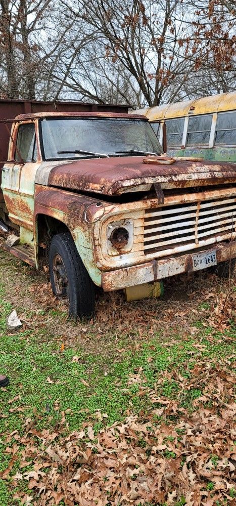 Truck (Antique)