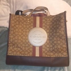 Coach Hand And Crossbody 