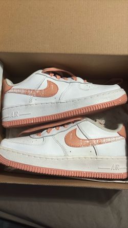 Nike Air Force 1 LV8