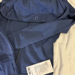NWT Lululemon Scuba Full-Zip Hoodie size 4