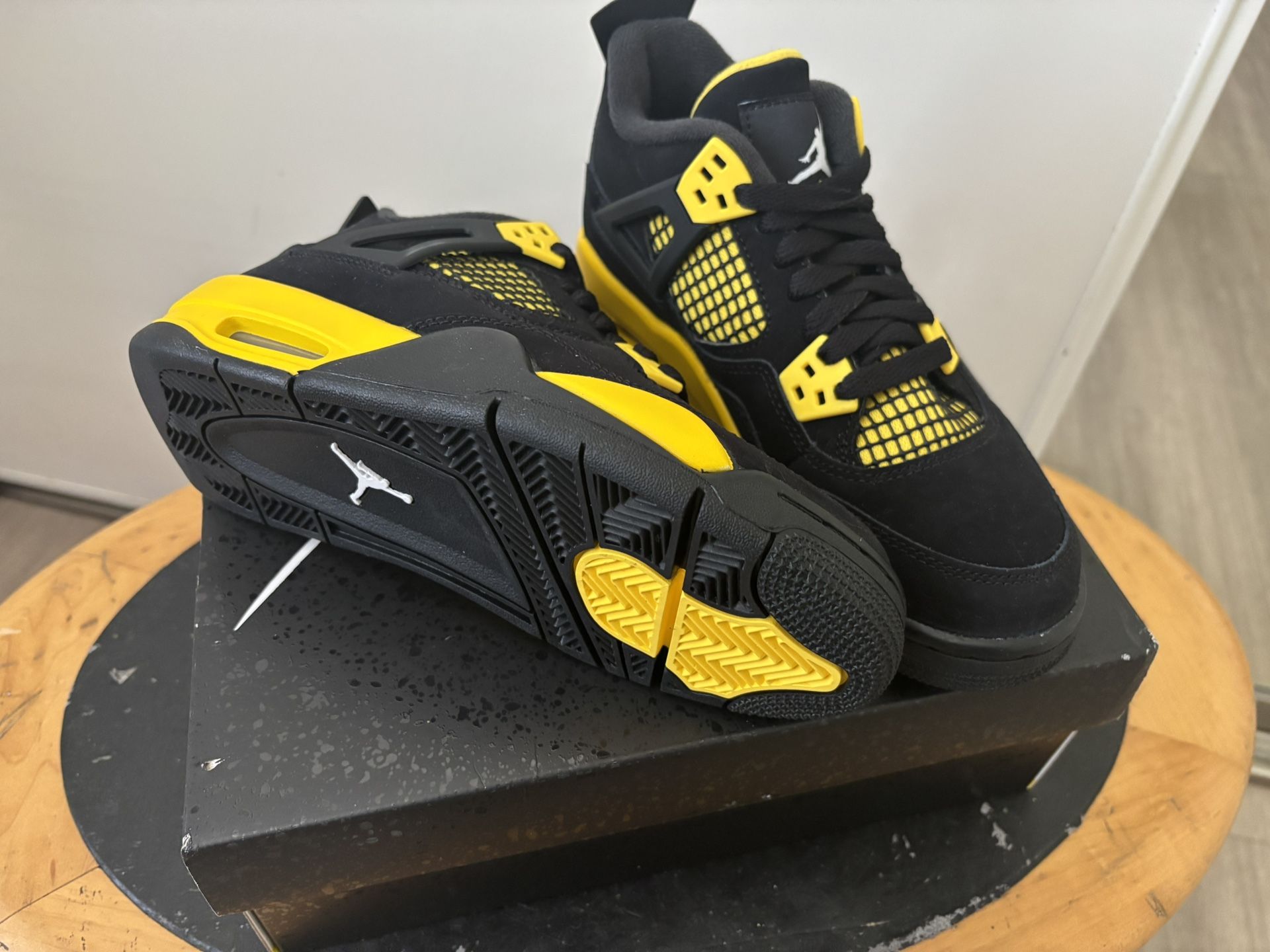 Jordan 4 Retro Thunder (2023) (GS)