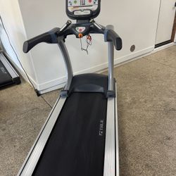 True CS650 Commercial Treadmill 10" Touchscreen - 5.0 CHP Motor, 15% Incline, 15 MPH ($7600 New)