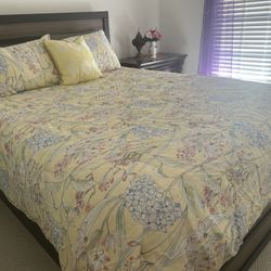 Queen Bed With Mattress
