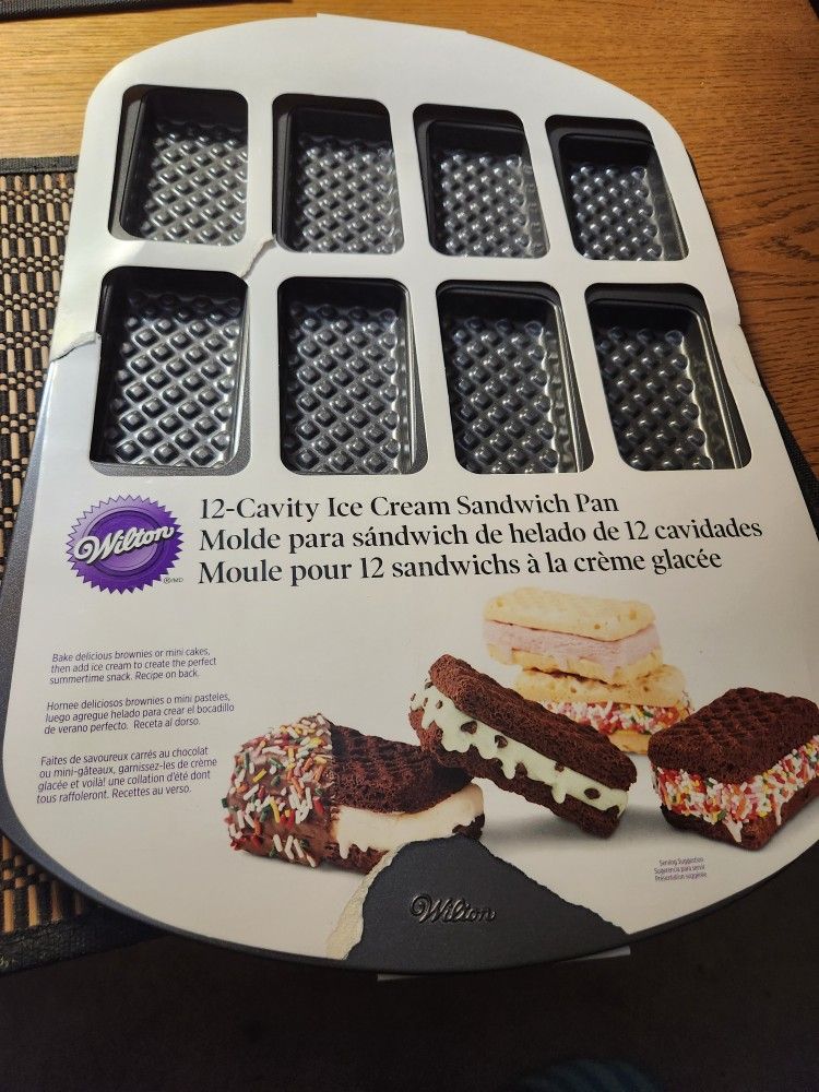 NEW WILTON 12 - CAVITY ICE CREAM SANDWICH PAN