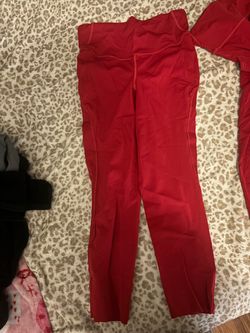 Red lululemon capri leggings