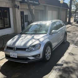 2017 Volkswagen  Golf Alltrack 