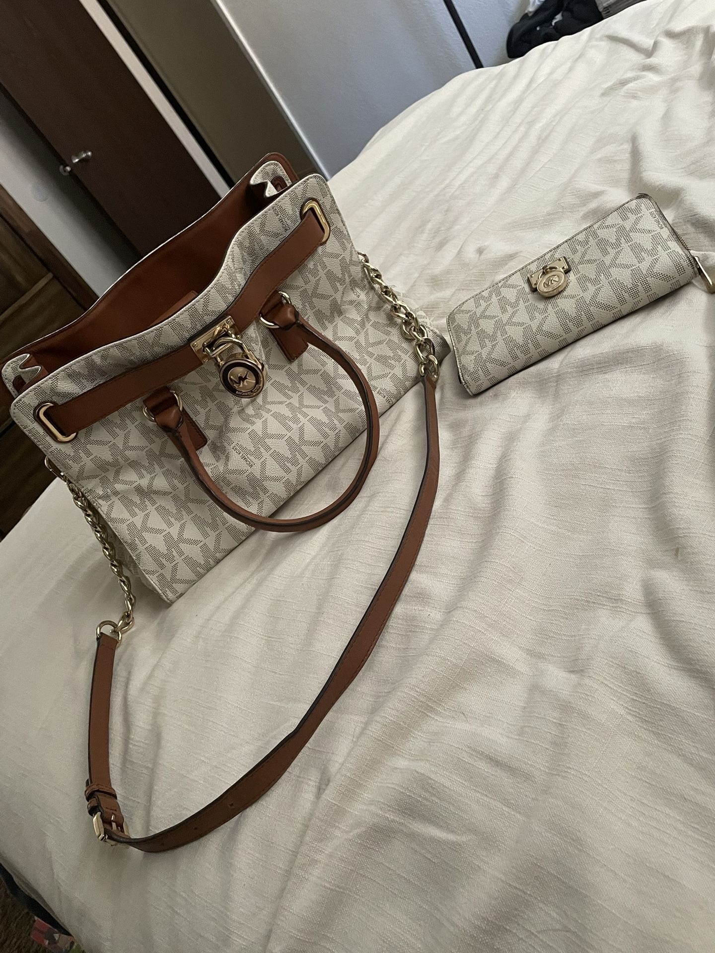 Michael Kors Hamilton bag with matching wallet