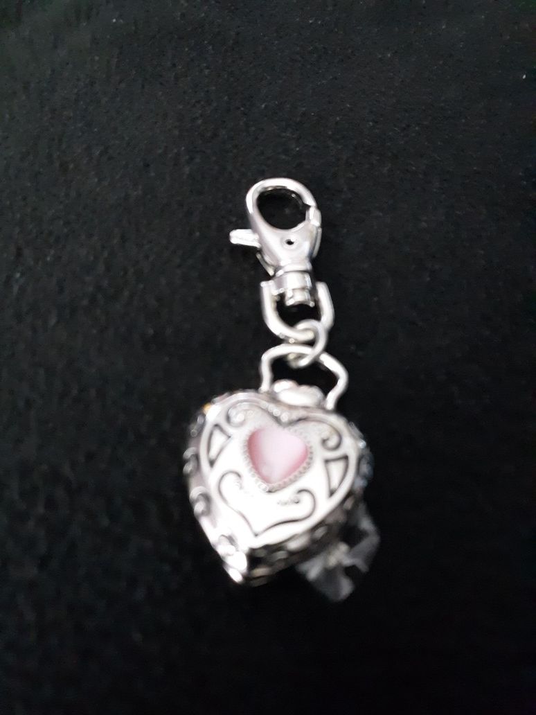 VTG Avon 2004 Heart Shape Cover Clip Watch with pink stone