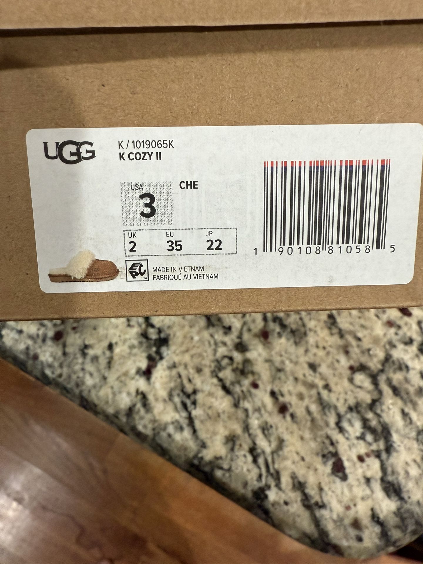 UGG Cozy II slipper - New