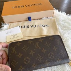 LV Zippy Wallet
