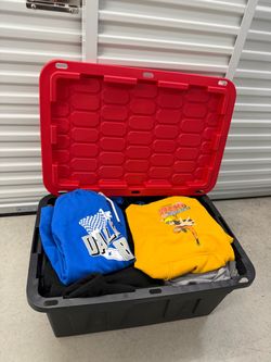 30 men sweaters and hoodies tote included