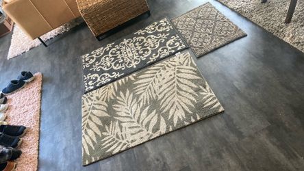 Assorted area rugs qty 3