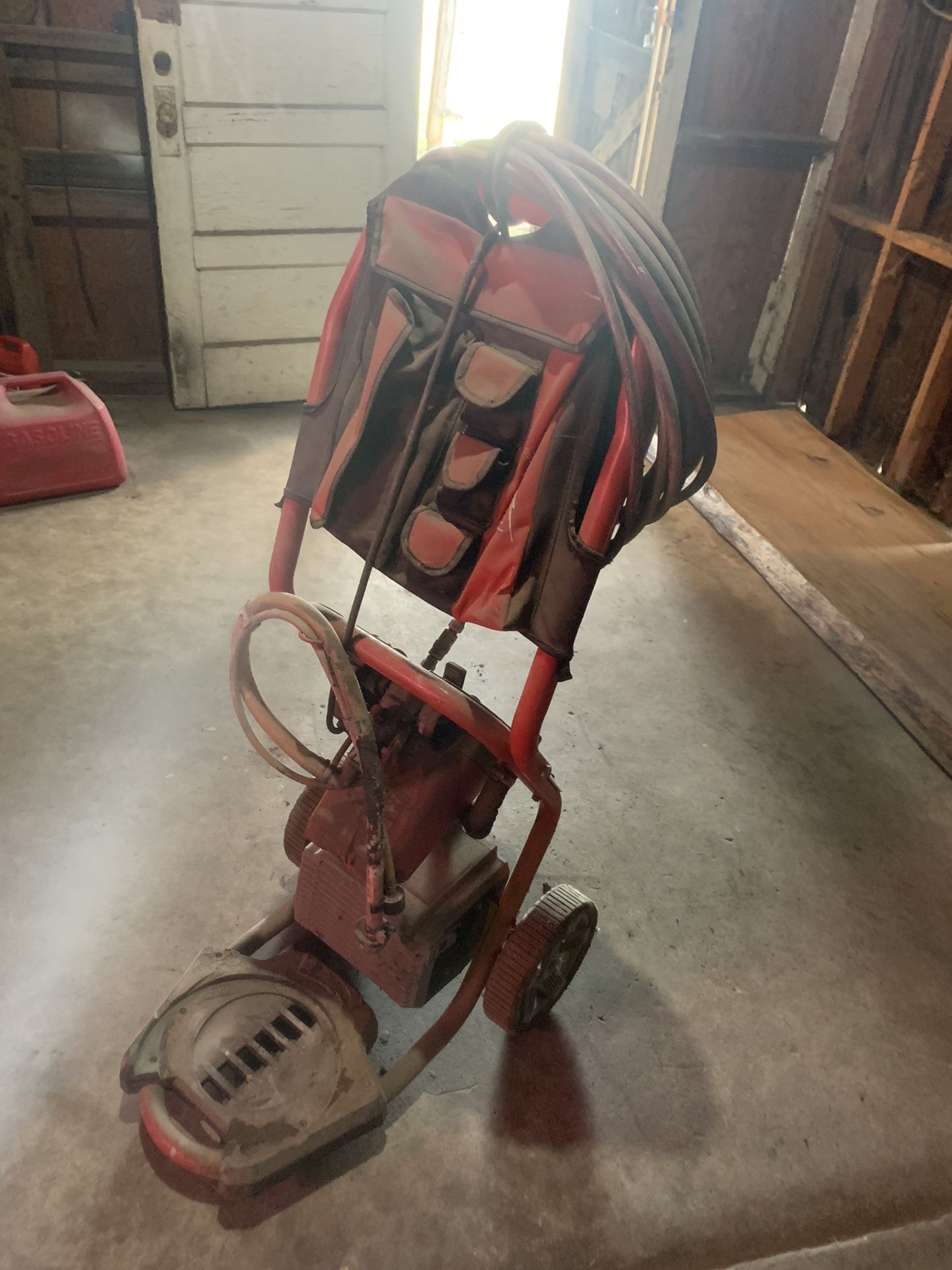 Milwaukee Airless paint sprayer. for Sale in Visalia, CA OfferUp
