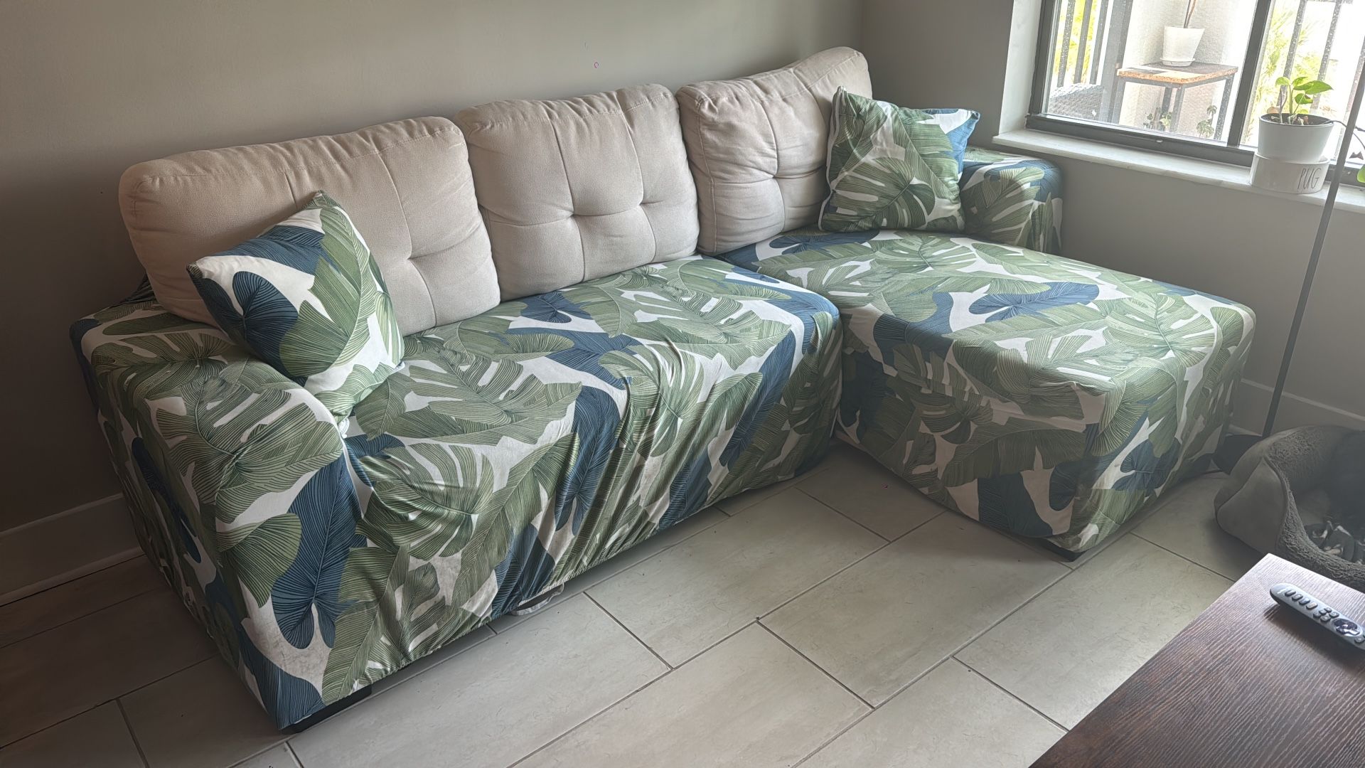 Reversible Sofa + Chaise