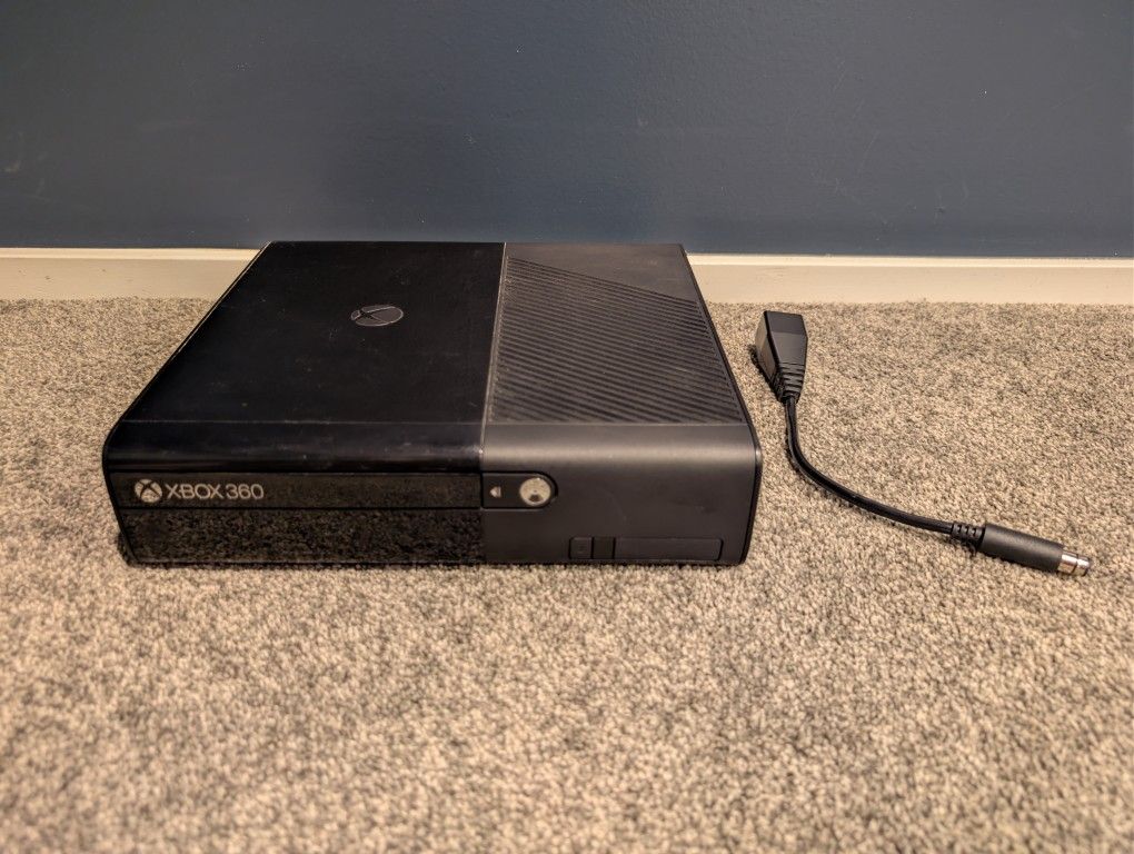 Xbox 360 Elite (Console Only)