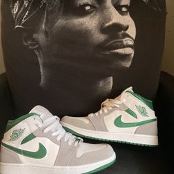JORDAN 1 MID SE  “WHITE/PINE GREEN/LT SMOKE GREY”  MEN’S SHOE