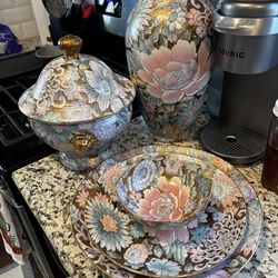 Vintage Toyo Golden Peony porcelain dishes and a vase collection
