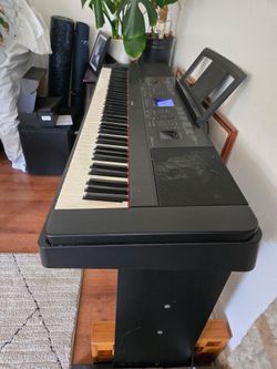 Yamaha Portable Grand DGX -660