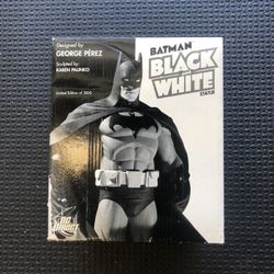 Batman Black And White Statue George Perez Damage