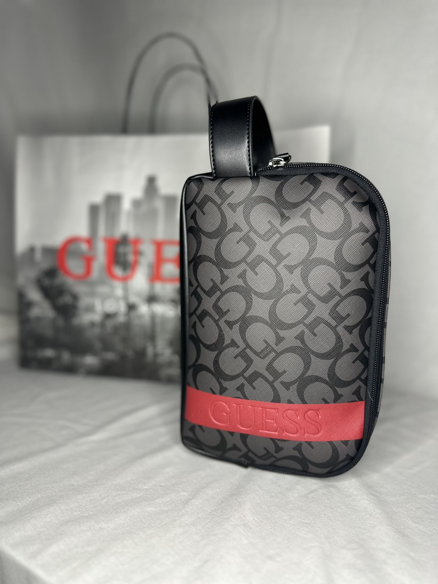 Guess Men’s Clutch Cartera De Mano Para Hombre
