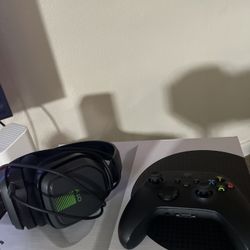 XBOX 1S 2020 (Digital Only) Comes w/ SeaGate Expansion Card (1tb) + Astro A10 Headset  