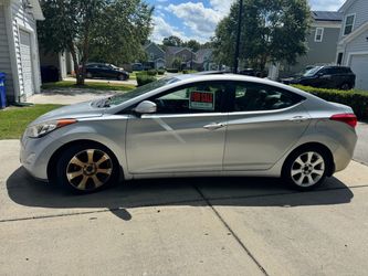 Hyundai Elantra Silver Sedan