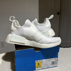 Adidas NMD R1 - Size 5