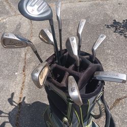 Golf Set With Bag, Clubs, Golf Balls And Tees