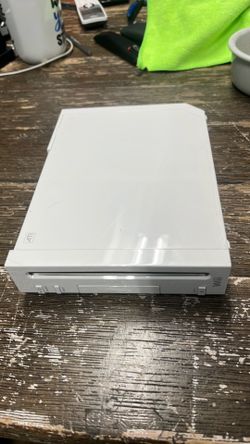 Nintendo Wii - CONSOLE ONLY-   No cables $35