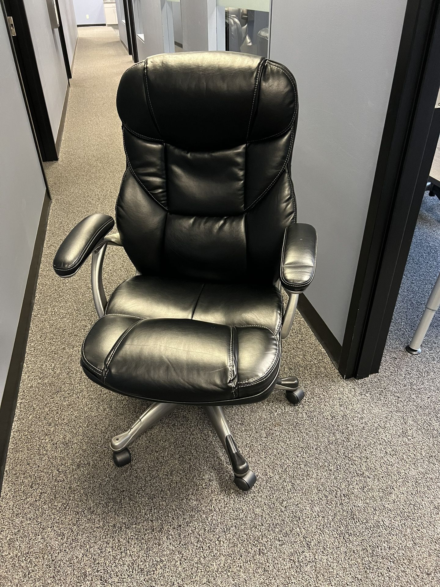 Executive Large Computer Desk Chair