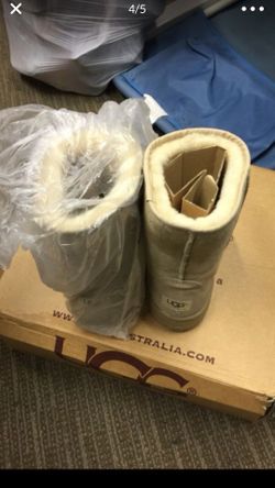 Women Boots UGG size 8 new