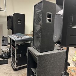 Pro audio system DJ or live band