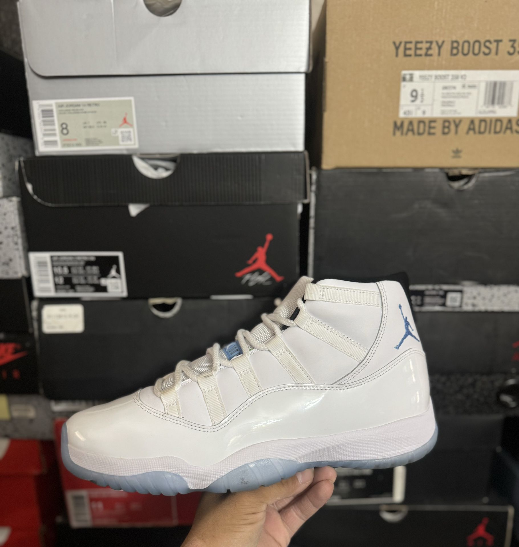 2024 Jordan Legend Blue 11s size 10.5 Close To VNDS