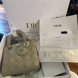 Authentic Dior Lady Dior Medium – Excellent Condition (Full Set)